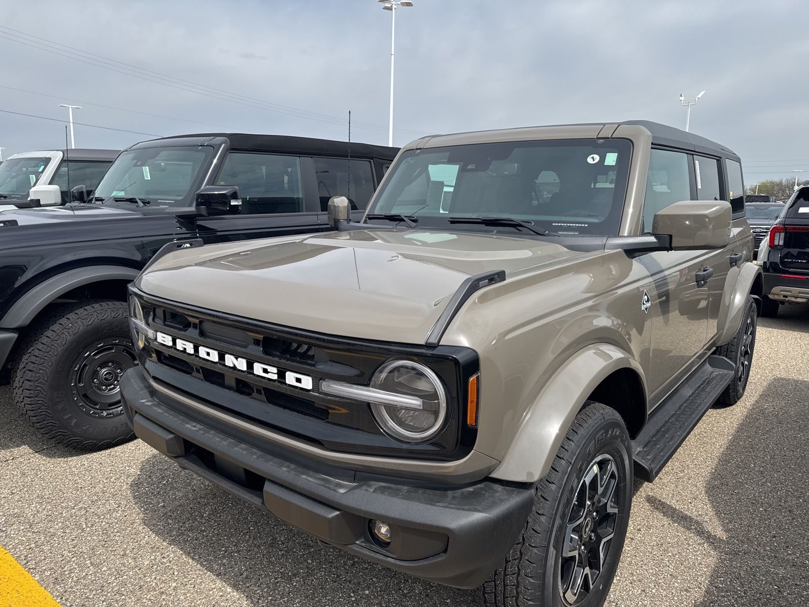 Thumbnail: 2026 Ford Bronco - 2
