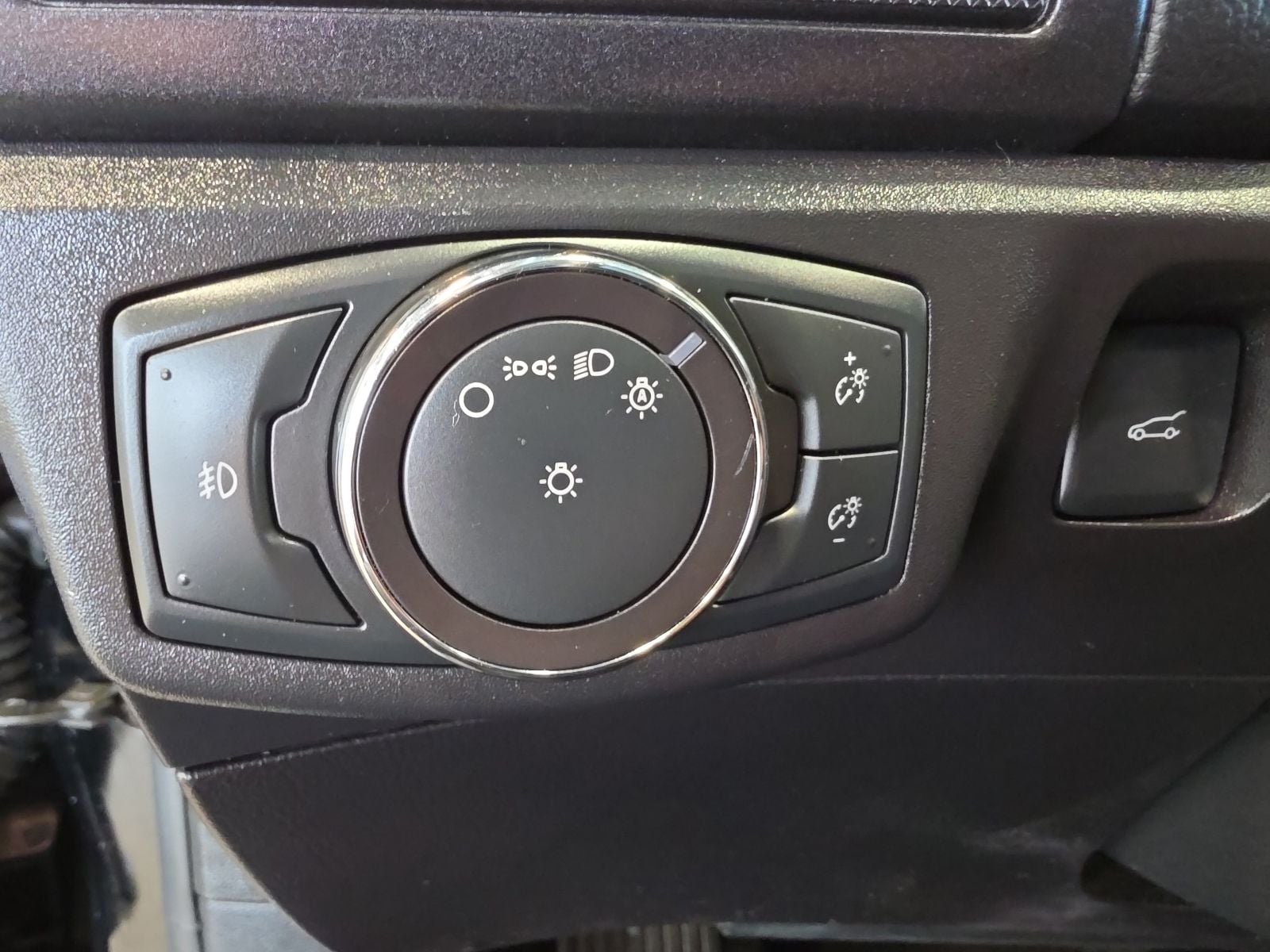 Thumbnail: 2018 Ford Fusion - 16