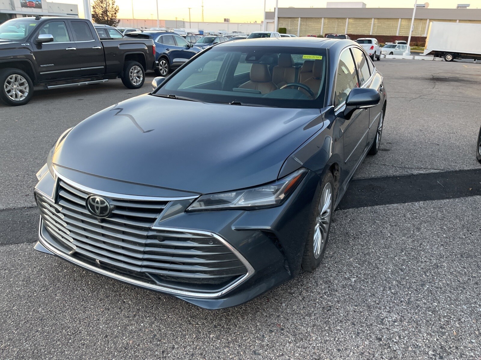 2019 Toyota Avalon Limited photo 3
