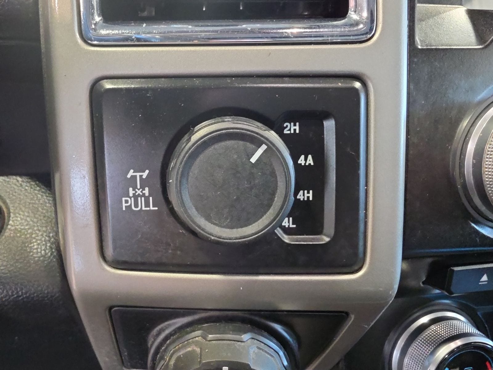 Thumbnail: 2016 Ford F-150 - 32