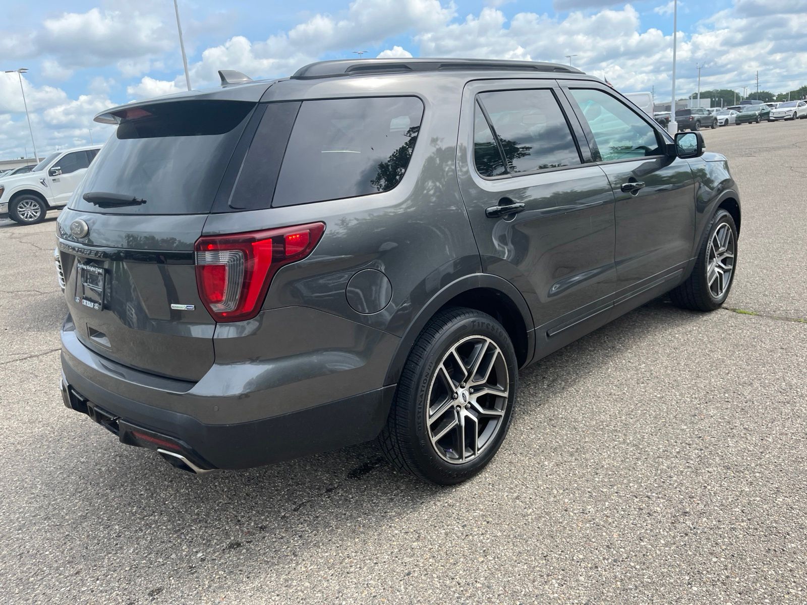 Thumbnail: 2017 Ford Explorer - 18