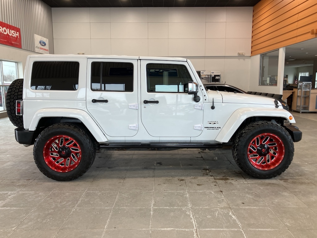 Used 2016 Jeep Wrangler Unlimited Sahara SUV