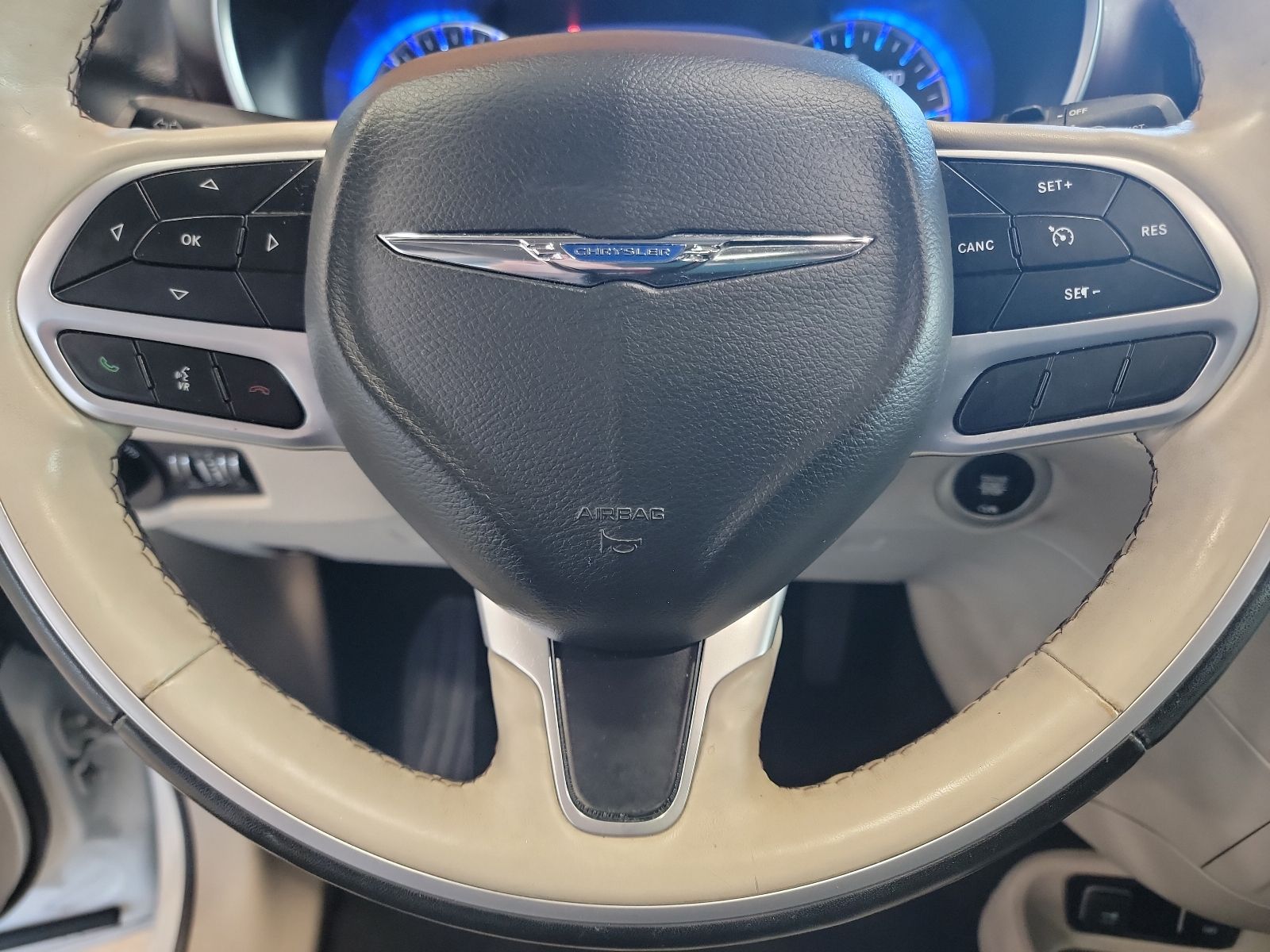 Thumbnail: 2020 Chrysler Pacifica - 20