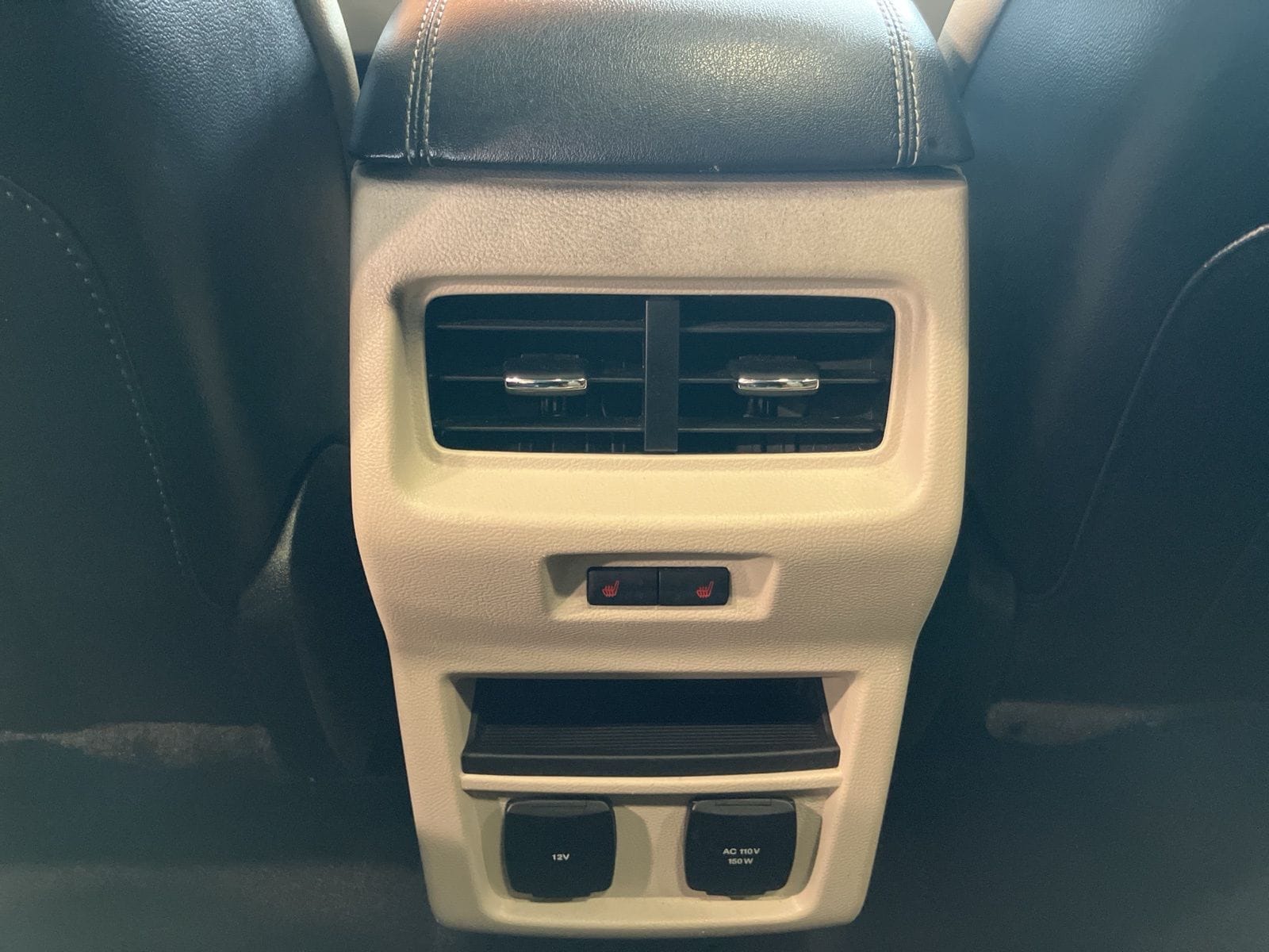 Thumbnail: 2016 Ford Edge - 28