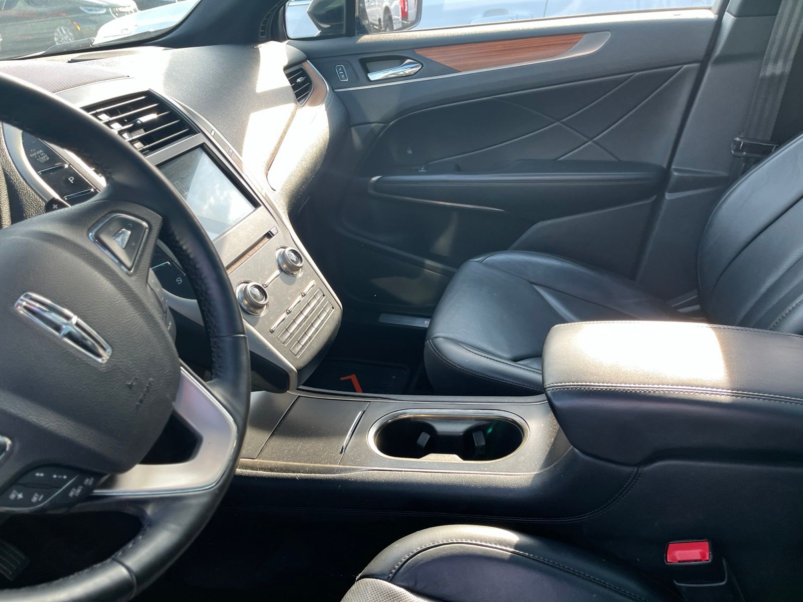 Thumbnail: 2017 Lincoln MKC - 26