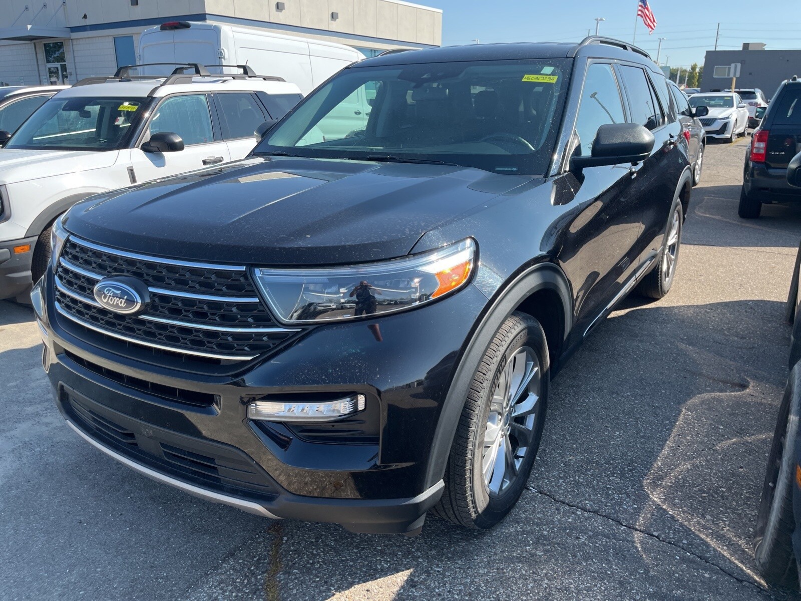 2022 Ford Explorer XLT photo 2