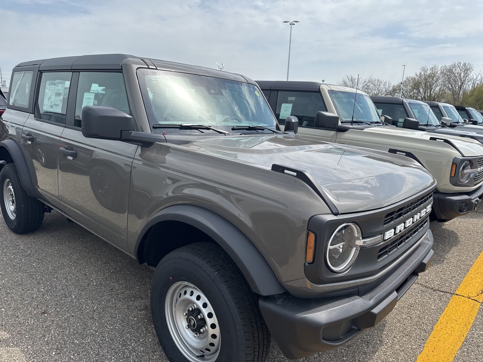 Thumbnail: 2026 Ford Bronco - 5