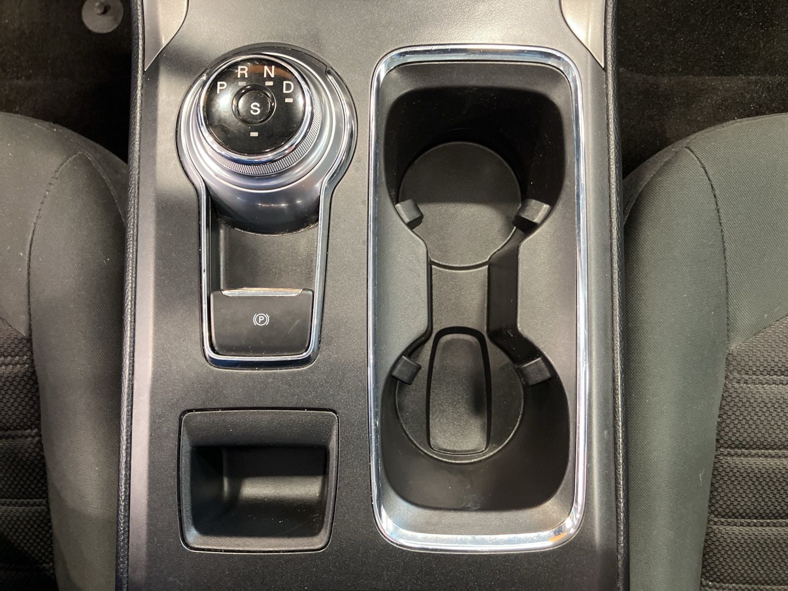 Thumbnail: 2020 Ford Fusion - 16