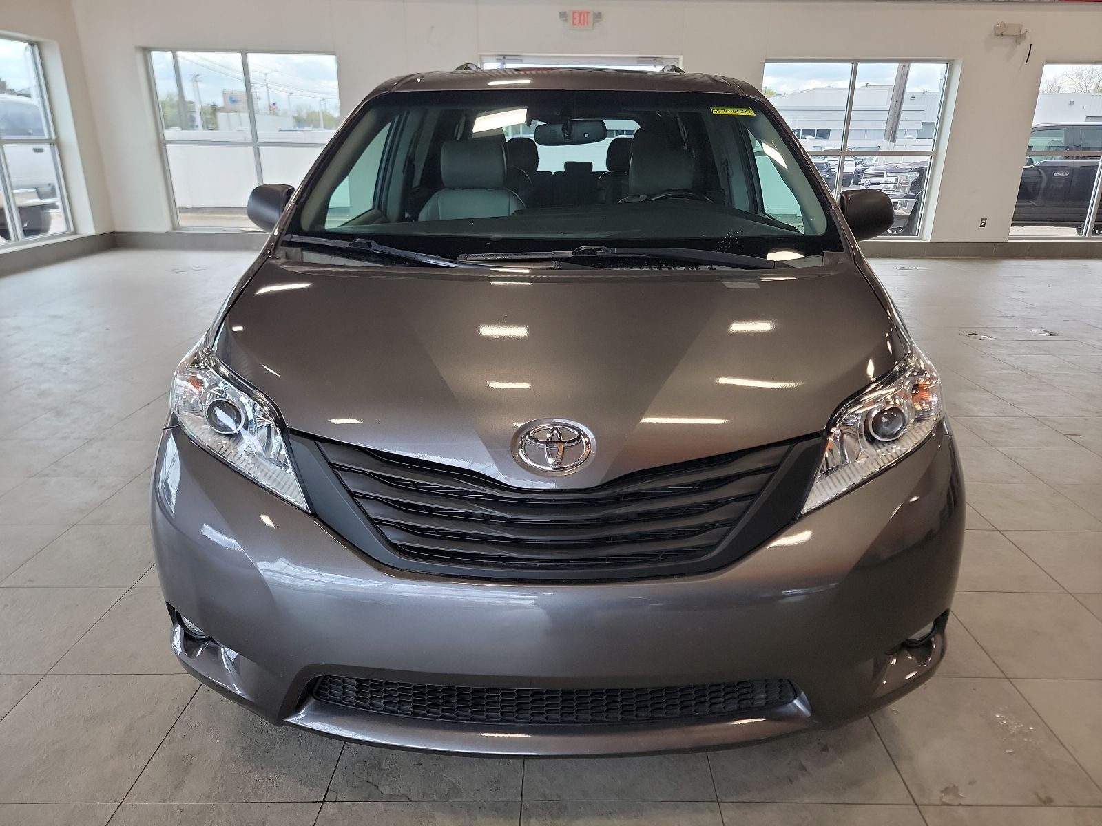 Thumbnail: 2016 Toyota Sienna - 3