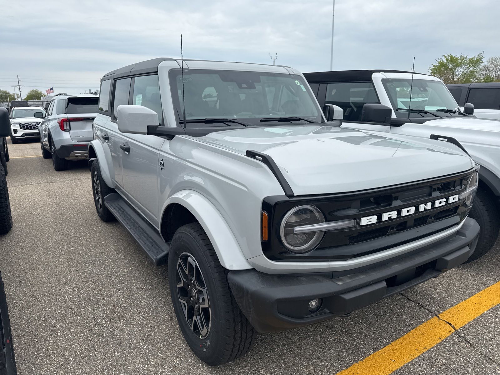 Thumbnail: 2026 Ford Bronco - 9