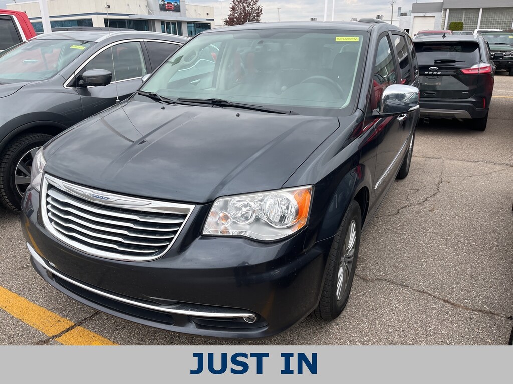 Used 2014 Chrysler Town & Country Touring-L Minivan/Van