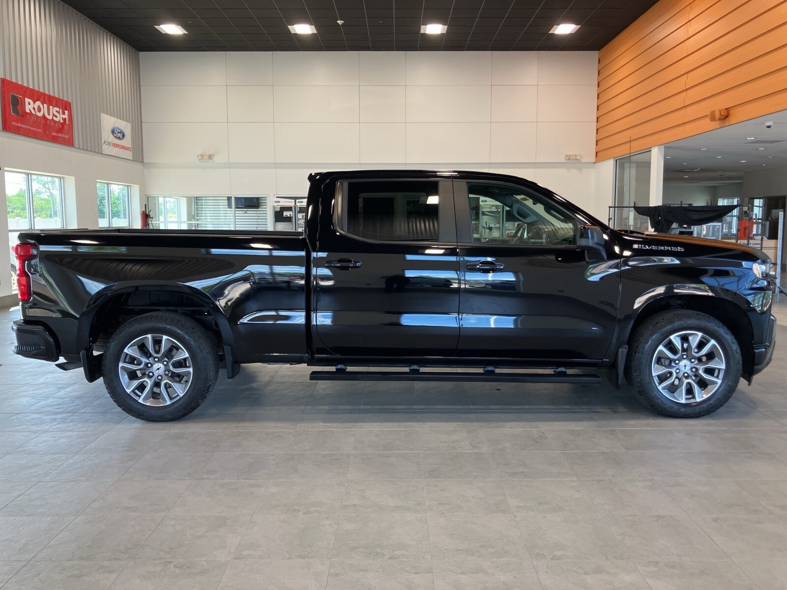 2021 Chevrolet Silverado 1500 RST photo 4