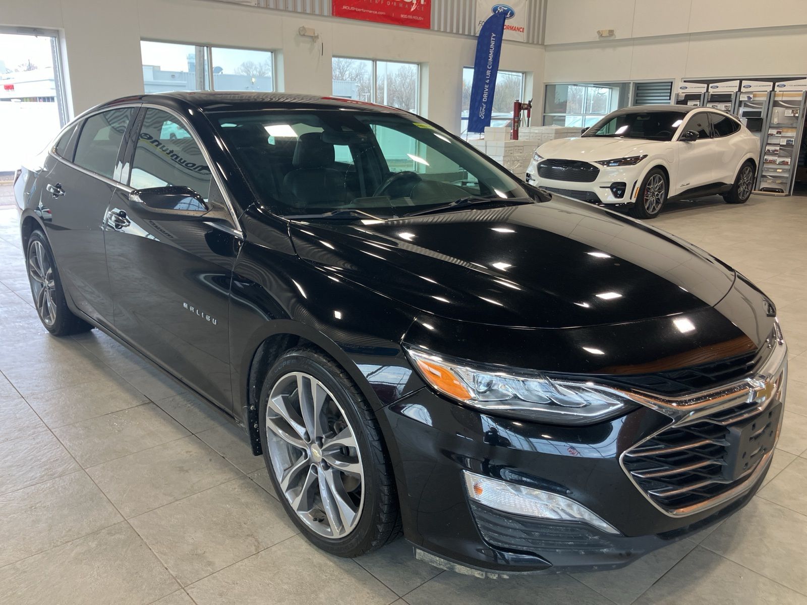 Thumbnail: 2019 Chevrolet Malibu - 3