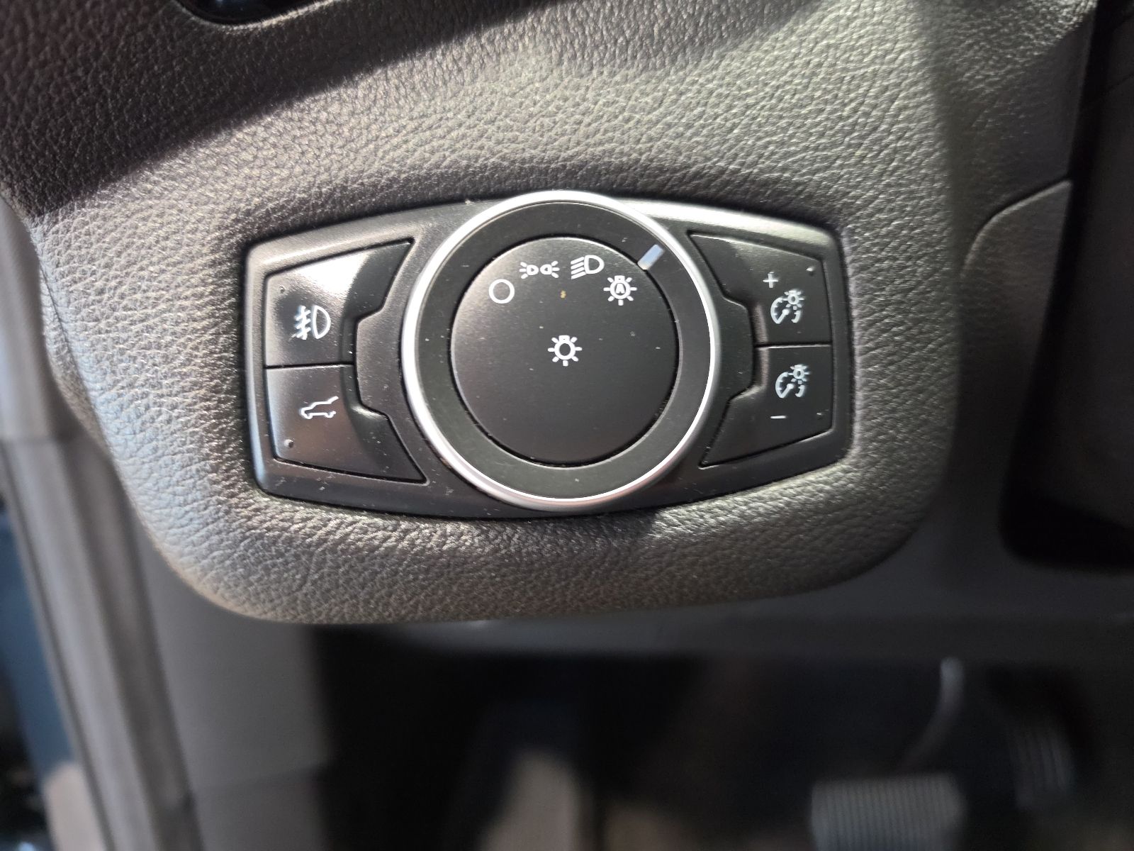 Thumbnail: 2019 Ford Escape - 18