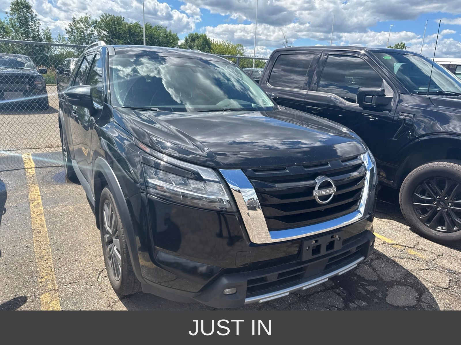 Thumbnail: 2022 Nissan Pathfinder - 5
