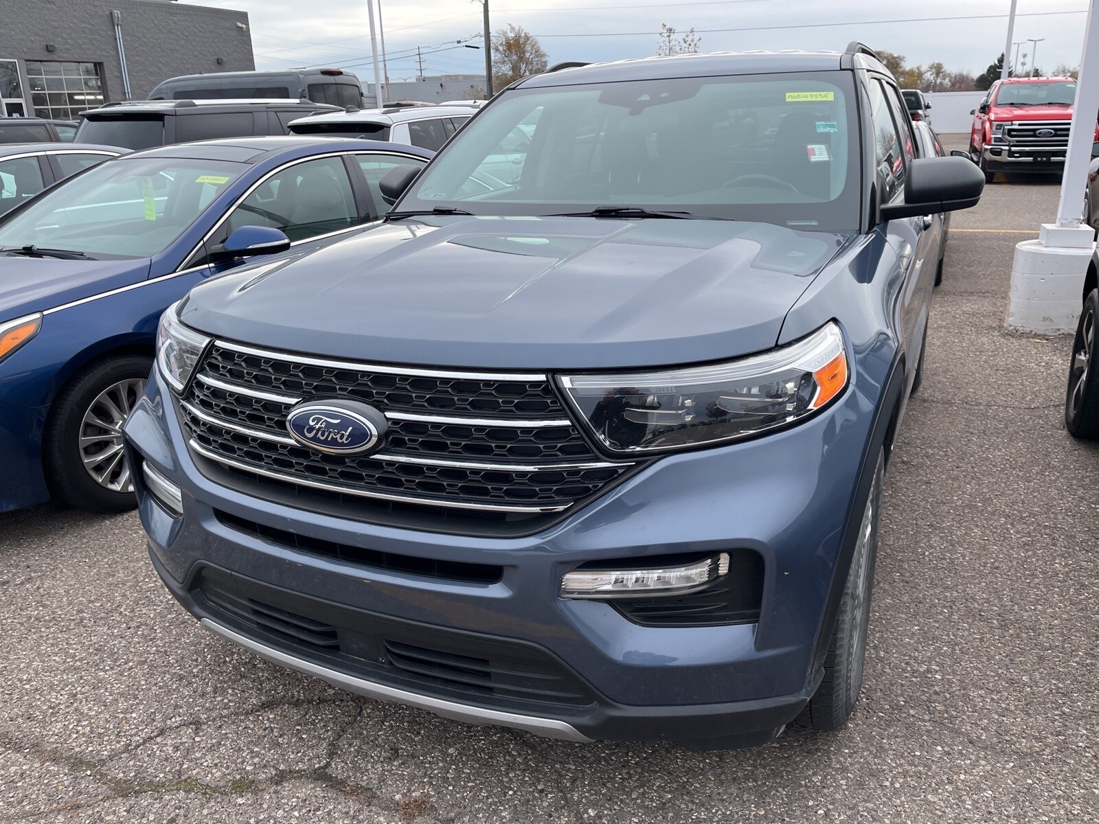 2021 Ford Explorer XLT photo 4