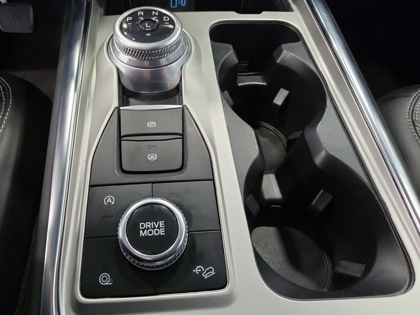 Thumbnail: 2023 Ford Explorer - 21