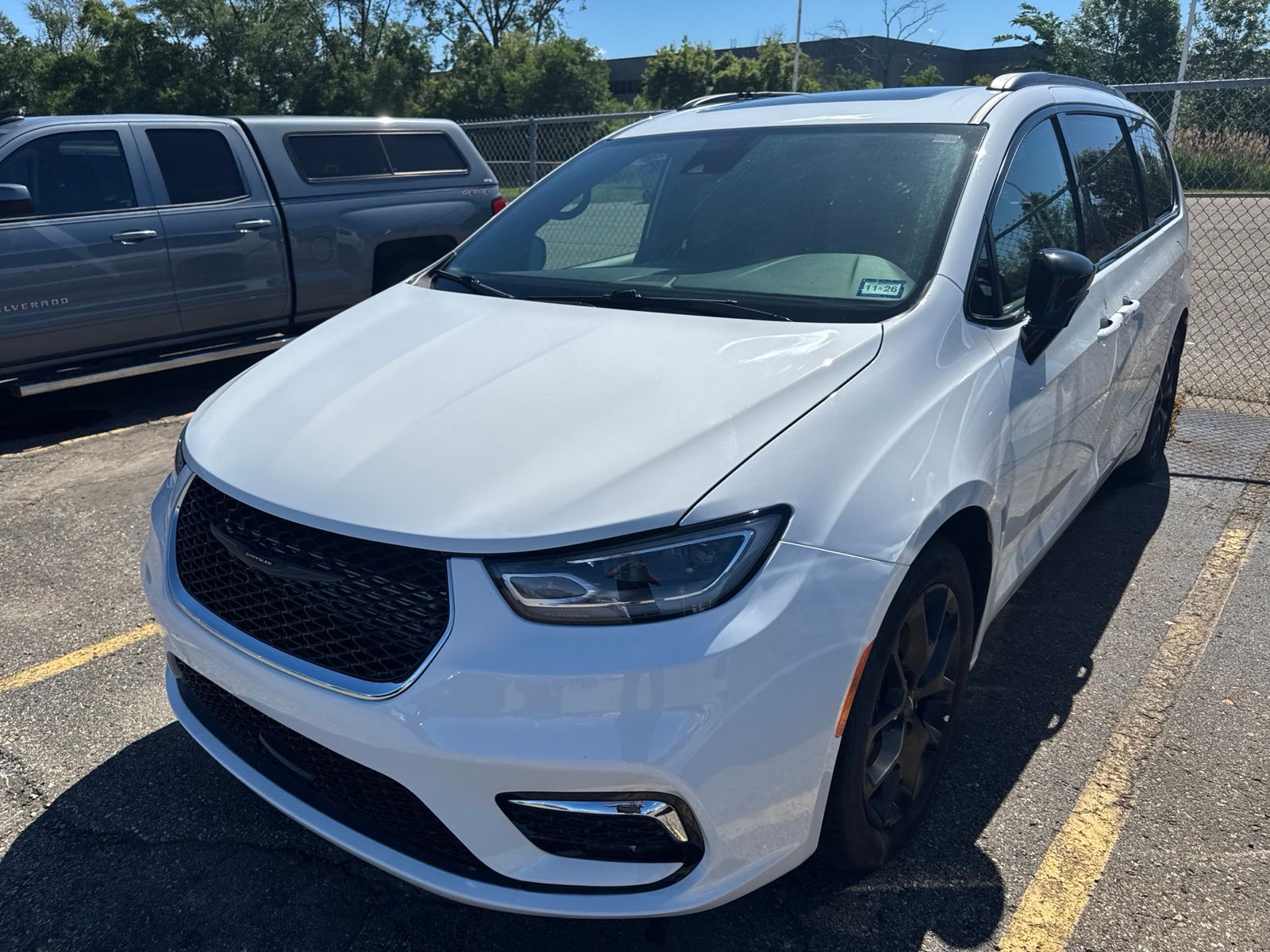 Thumbnail: 2025 Chrysler Pacifica - 22
