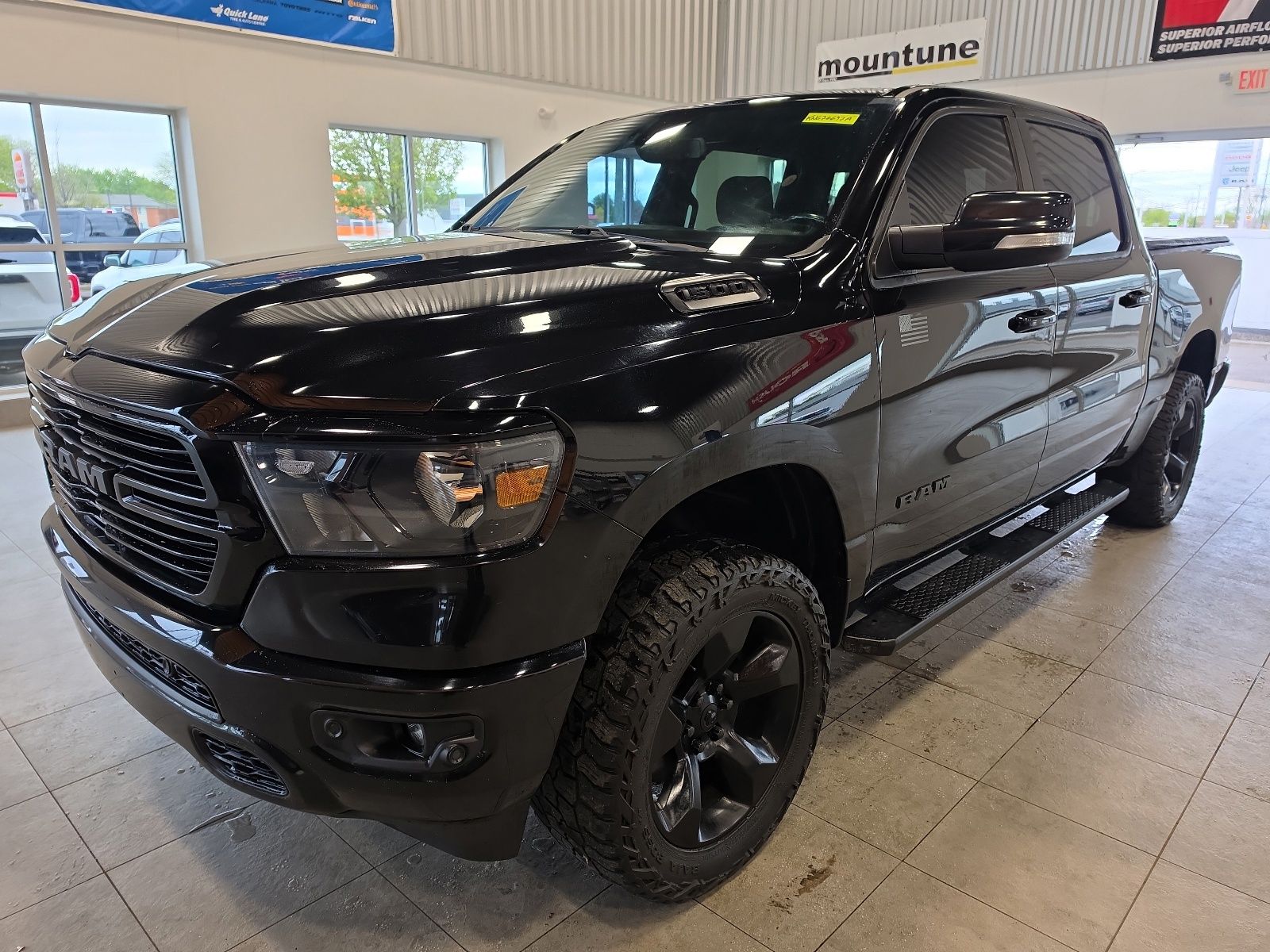 2019 RAM 1500 Big Horn/Lone Star 4x4 Crew Cab 5'7's photo