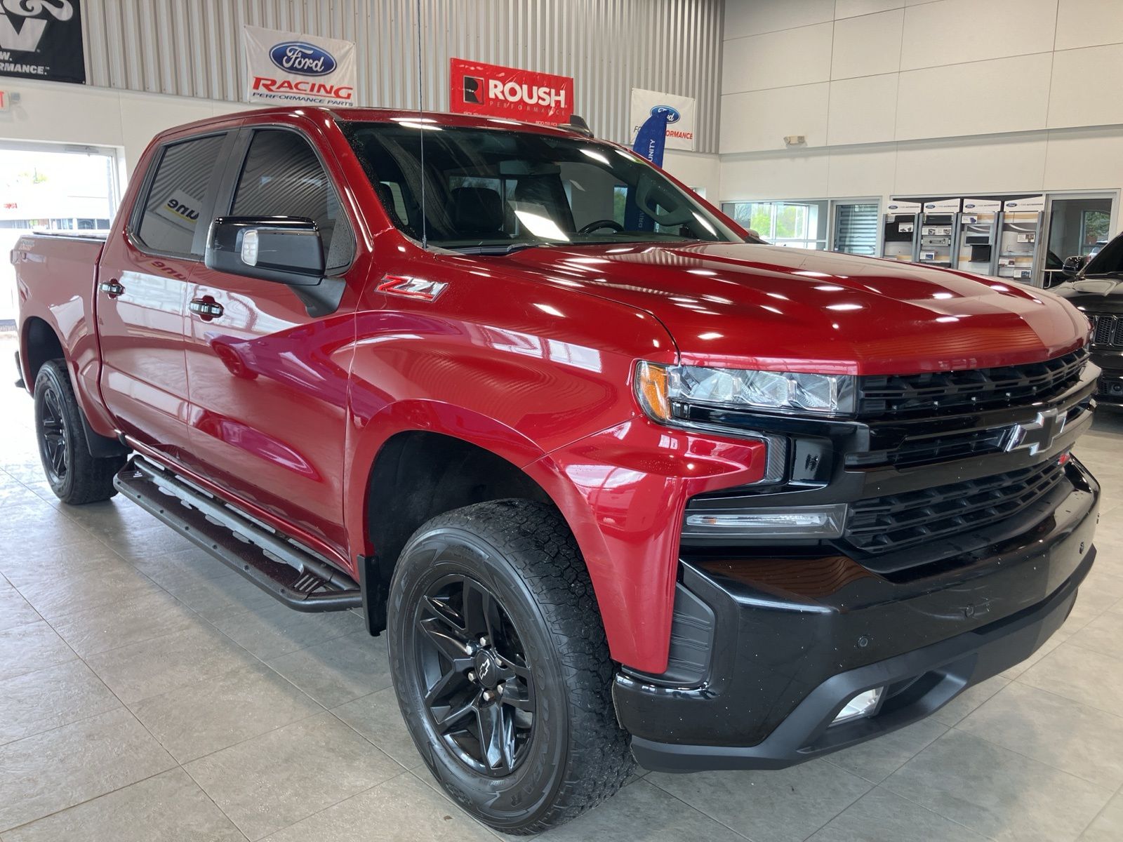Thumbnail: 2019 Chevrolet Silverado 1500 - 3