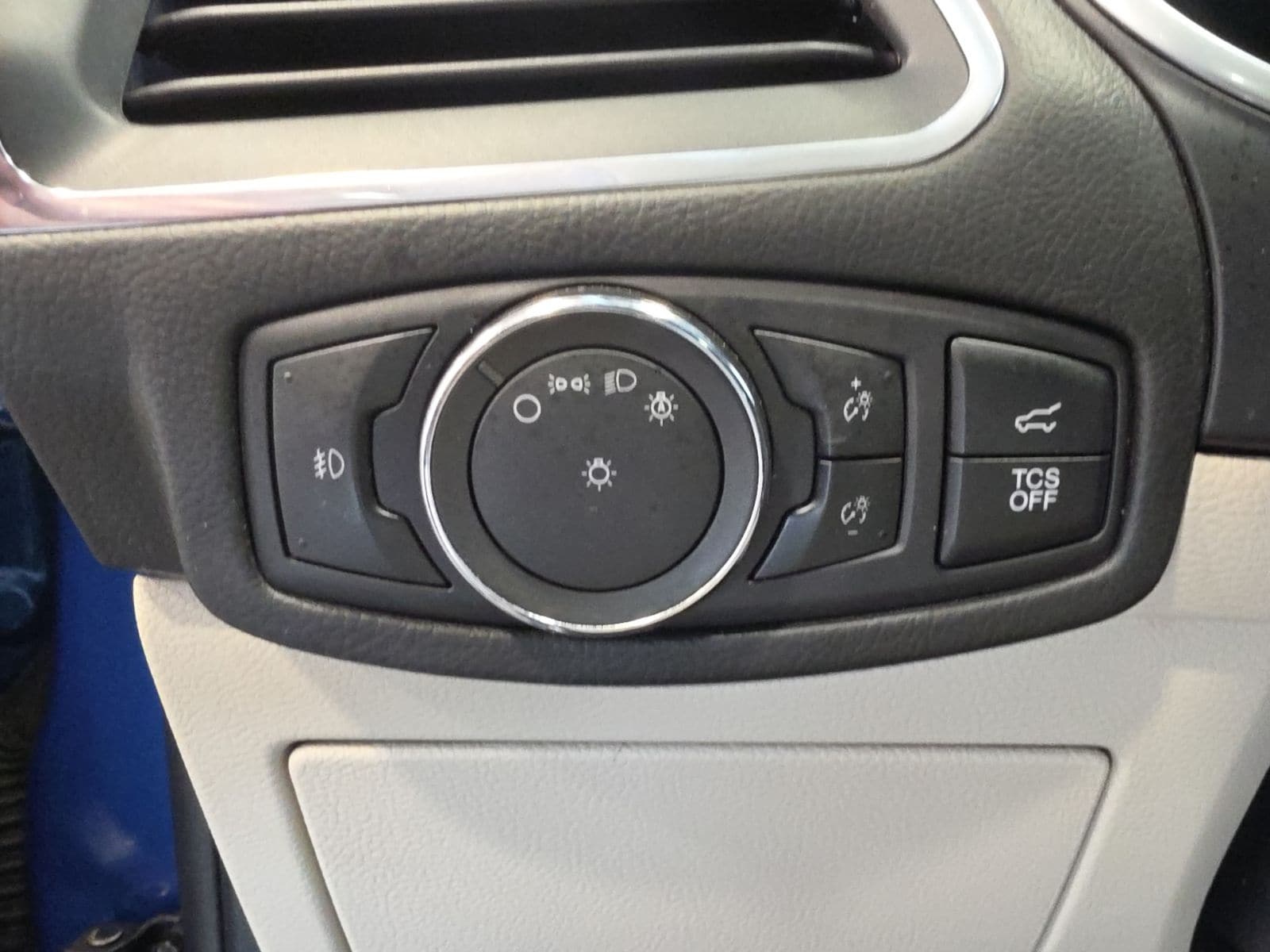 Thumbnail: 2020 Ford Edge - 22