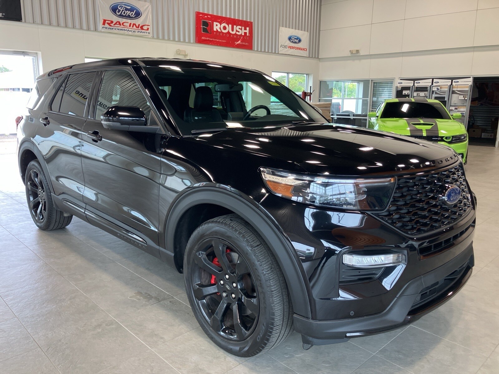 2022 Ford Explorer ST photo 3
