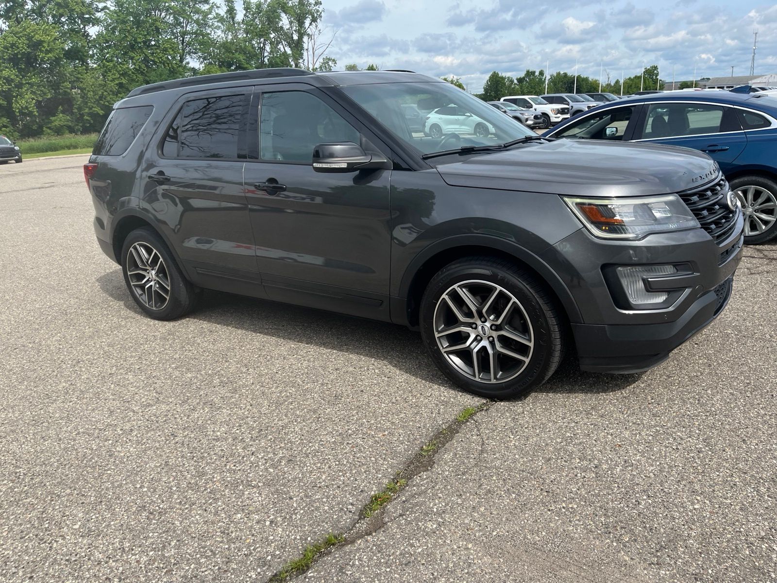 Thumbnail: 2017 Ford Explorer - 22