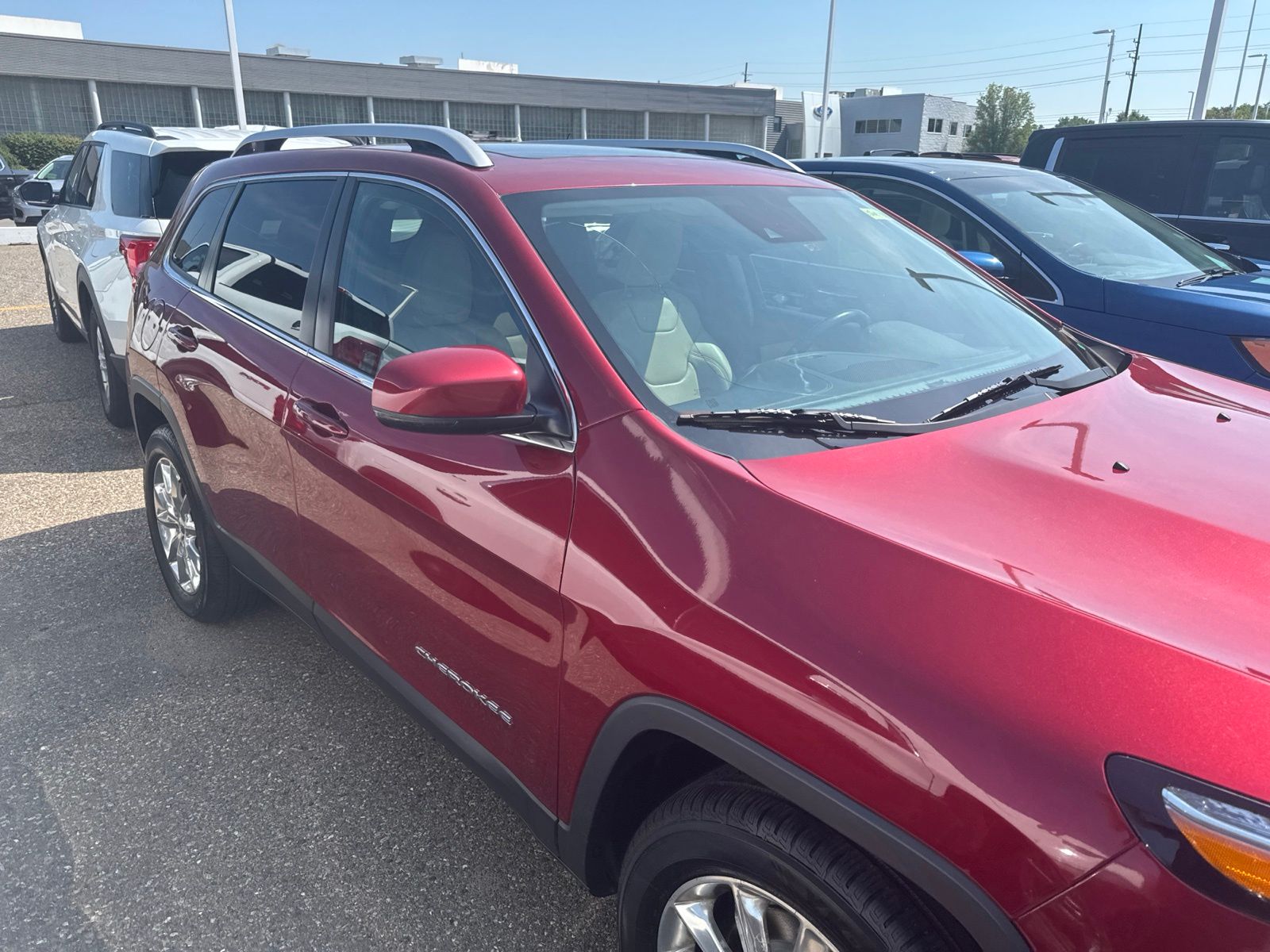 Thumbnail: 2016 Jeep Cherokee - 8