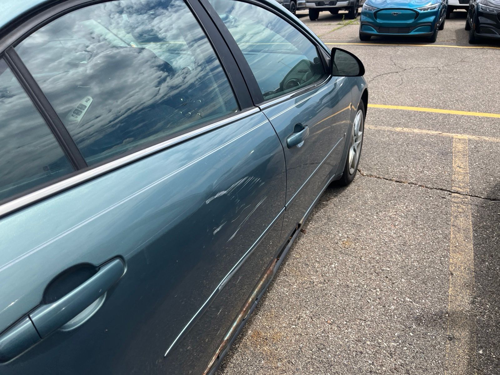 Thumbnail: 2009 Pontiac G6 - 13