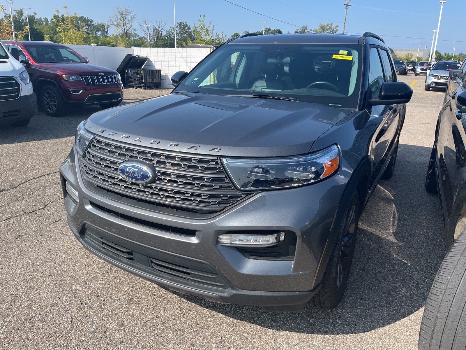 2022 Ford Explorer XLT photo 2