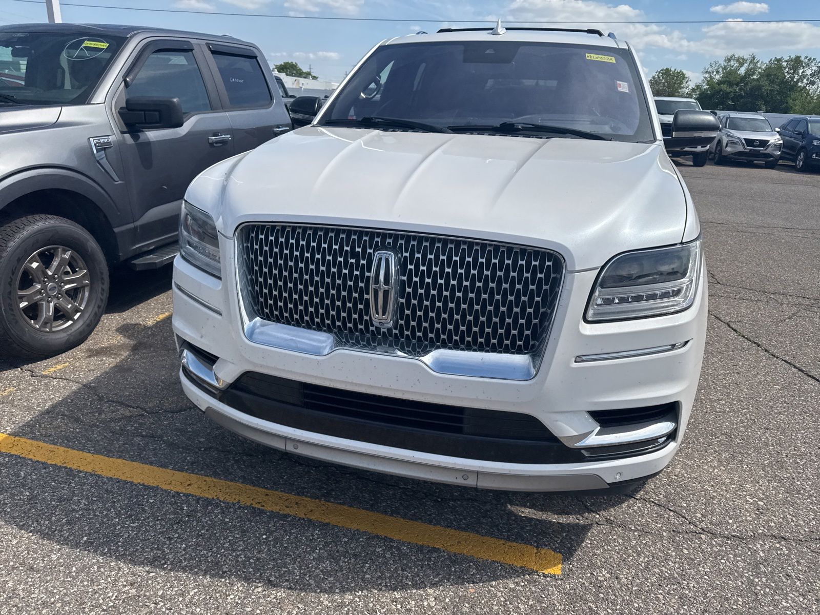 Thumbnail: 2019 Lincoln Navigator L - 21