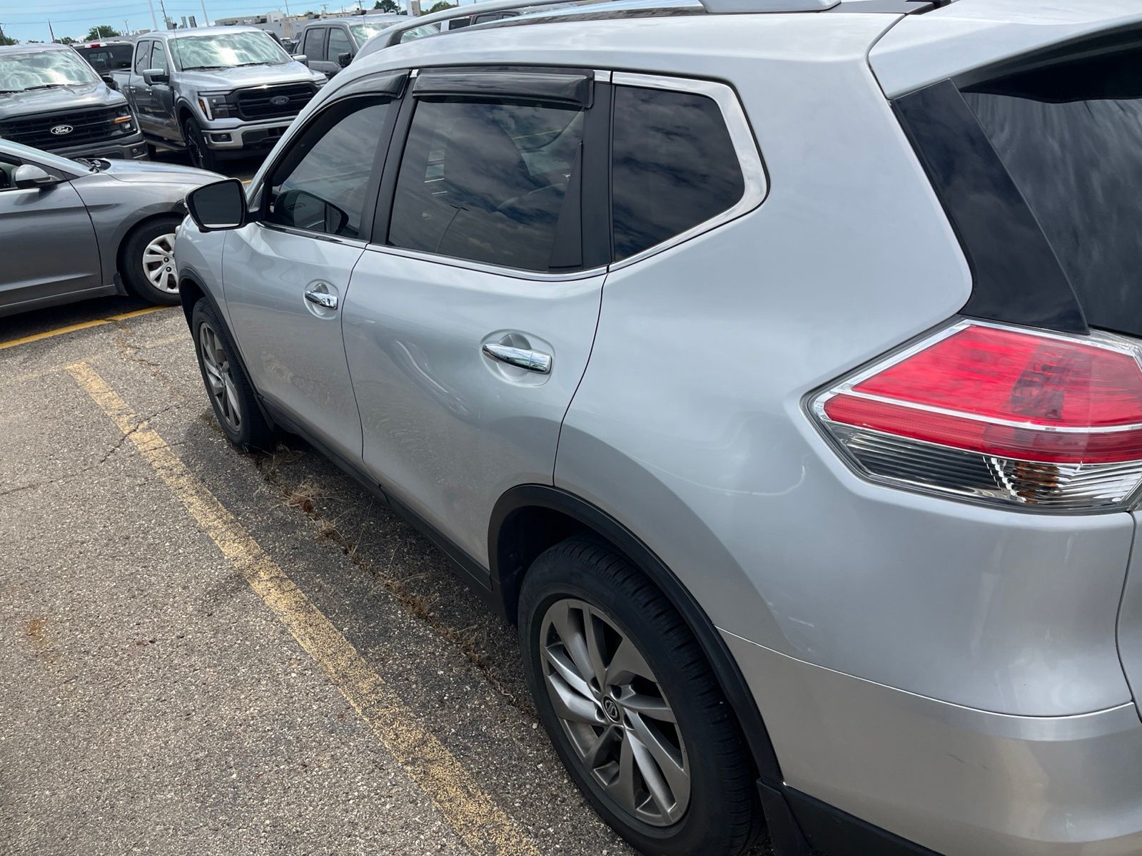 Thumbnail: 2015 Nissan Rogue - 13