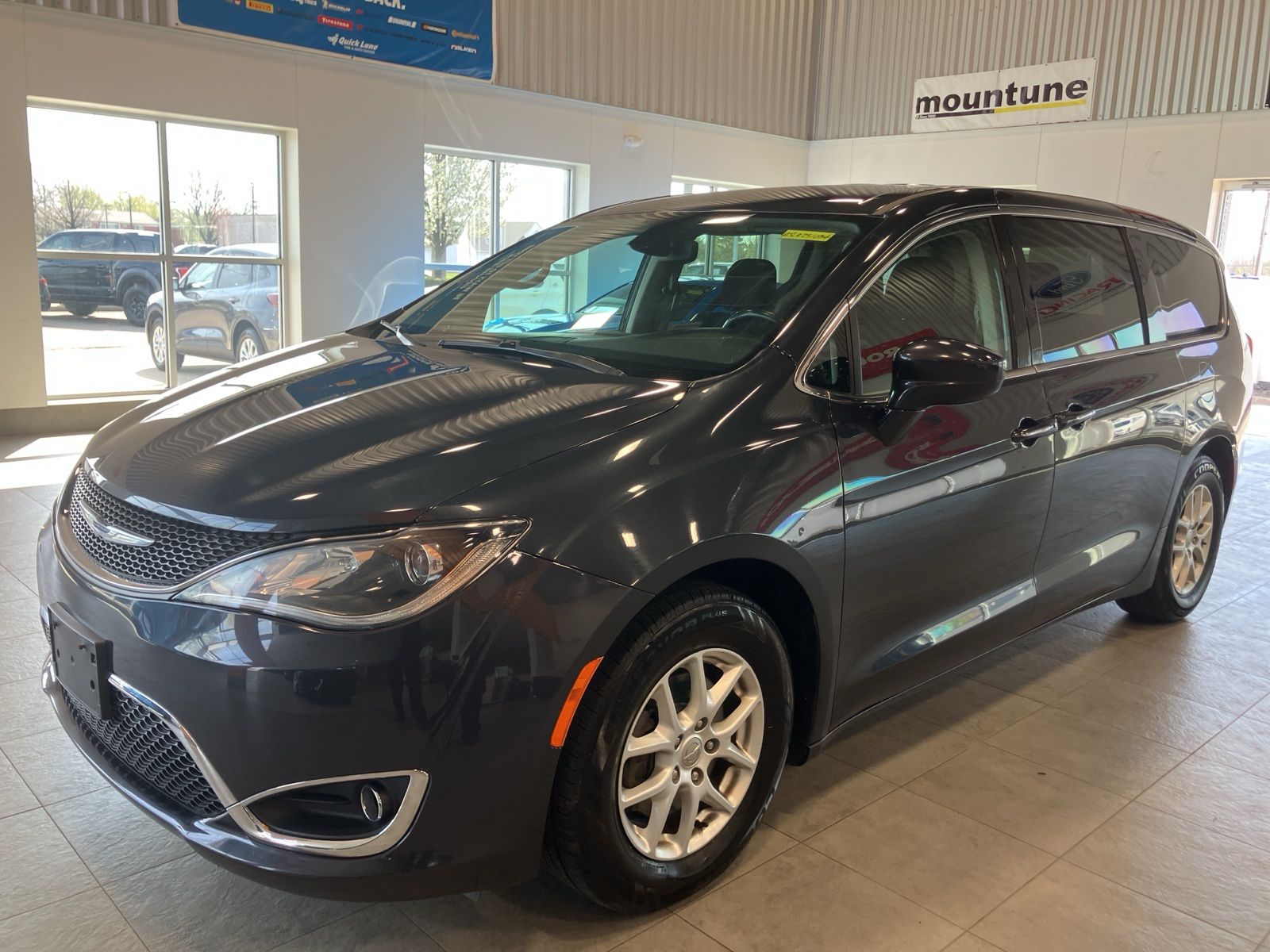 2020 Chrysler Pacifica Touring