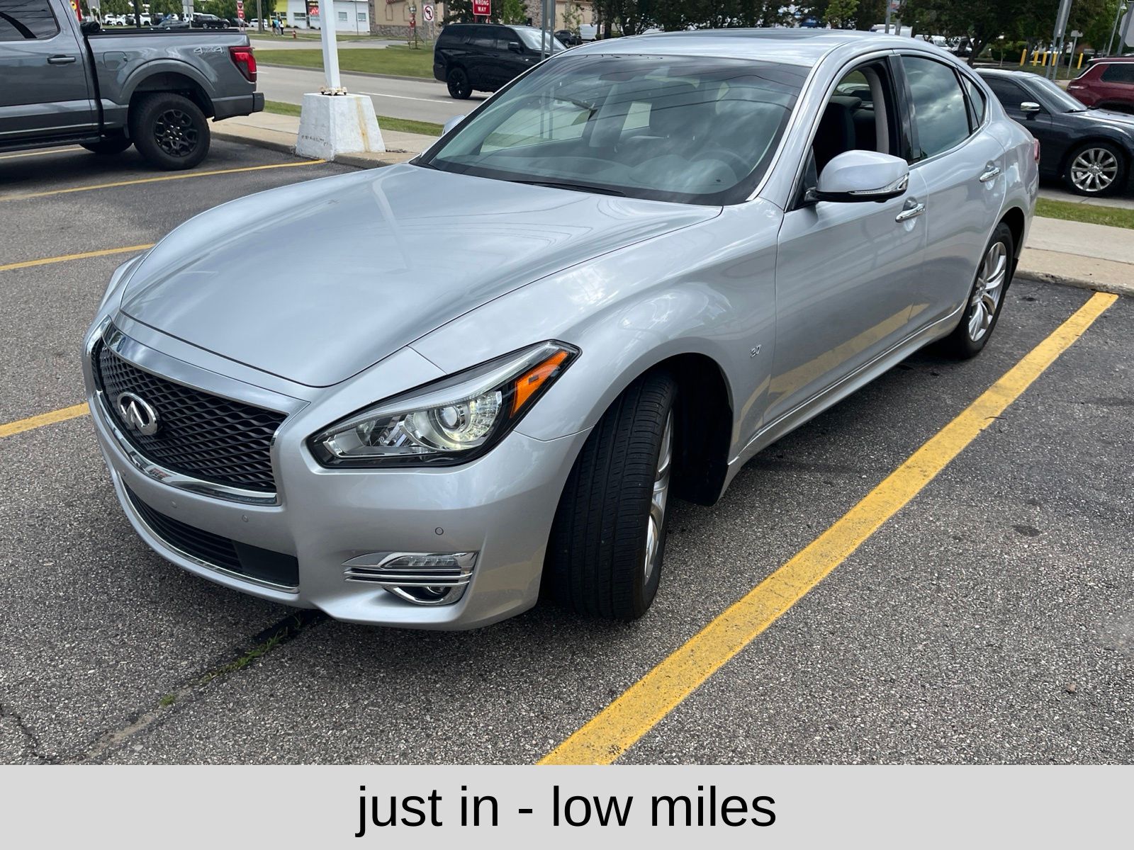 2019 INFINITI Q70  -
                  Sterling Heights, MI