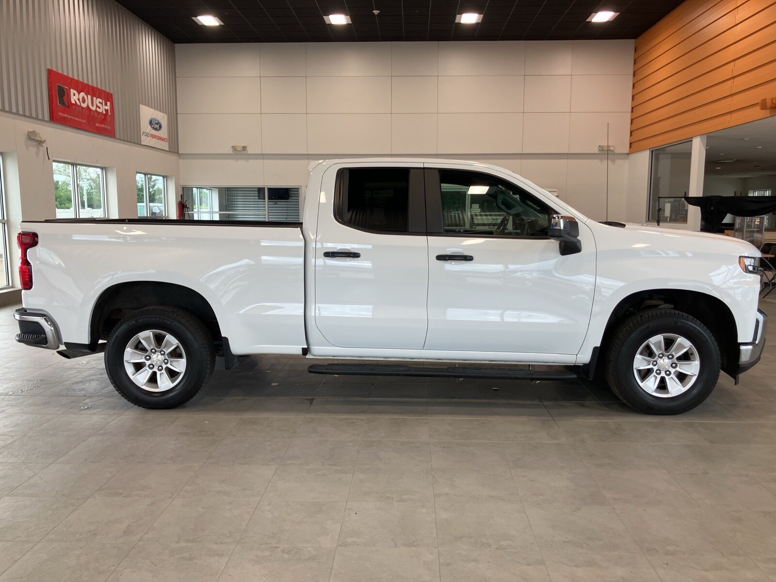 2021 Chevrolet Silverado 1500 LT photo 4