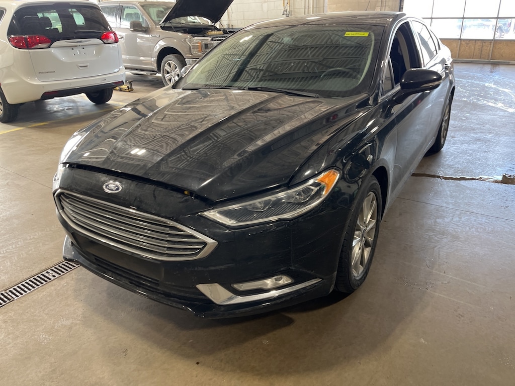 Used 2017 Ford Fusion SE Sedan