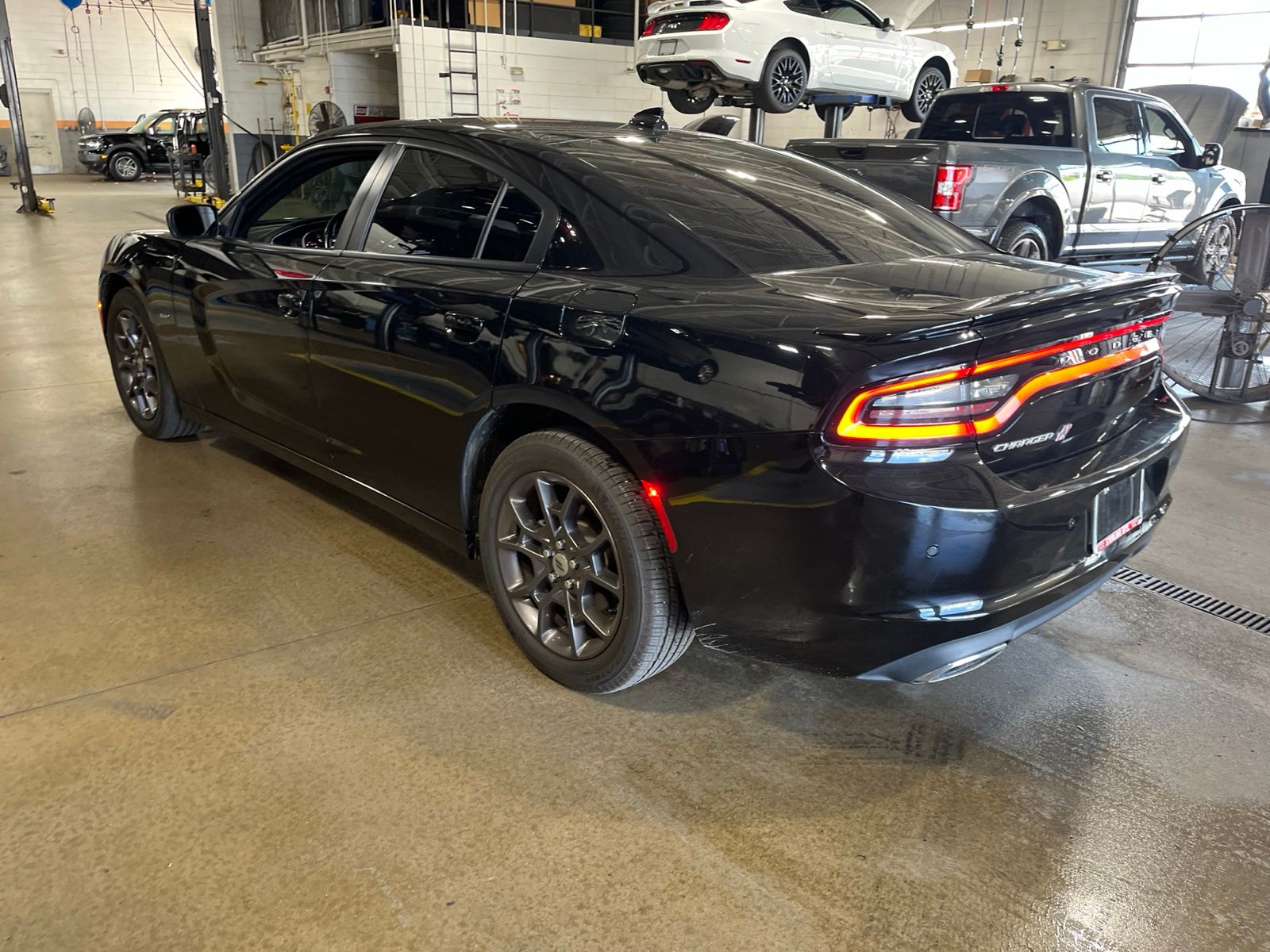 Thumbnail: 2018 Dodge Charger - 9