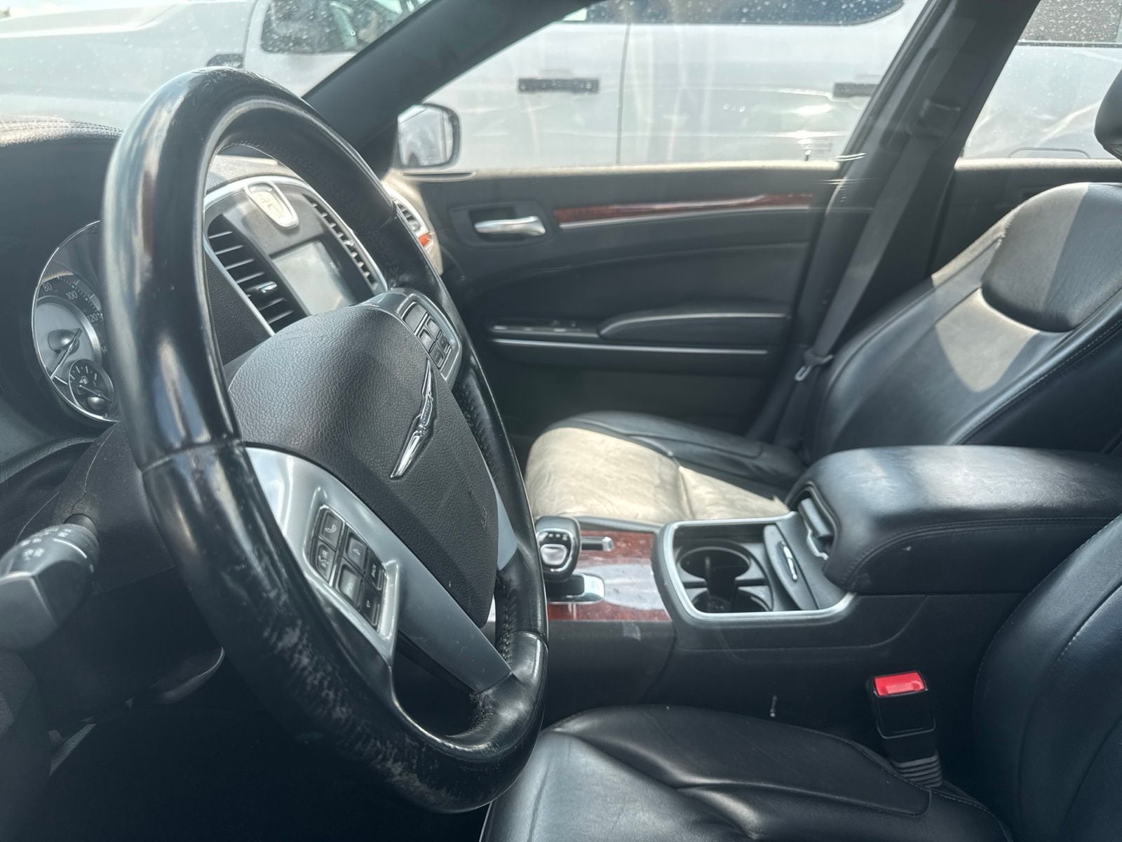Thumbnail: 2014 Chrysler 300 - 33