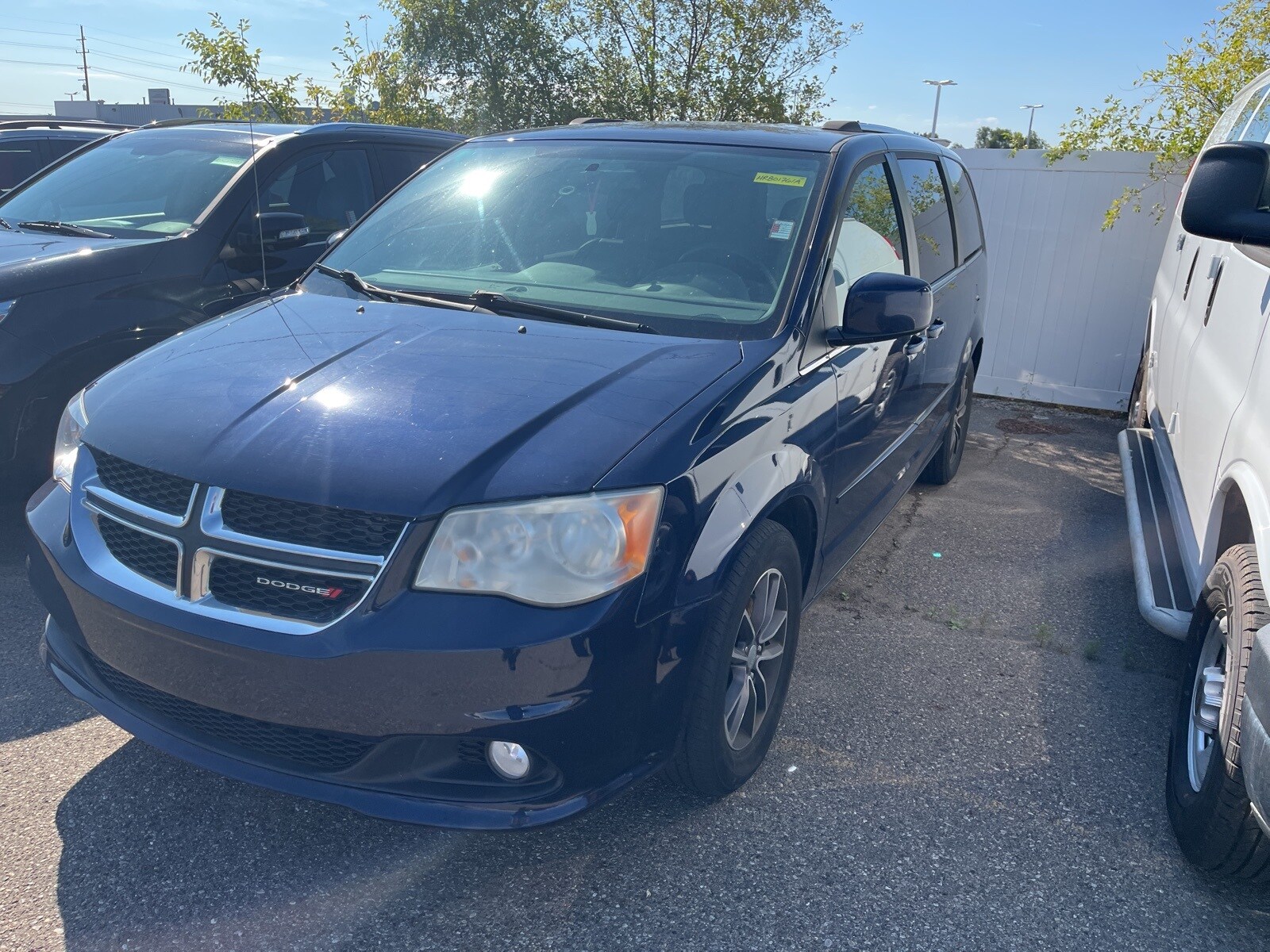 2017 Dodge Grand Caravan SXT photo 2