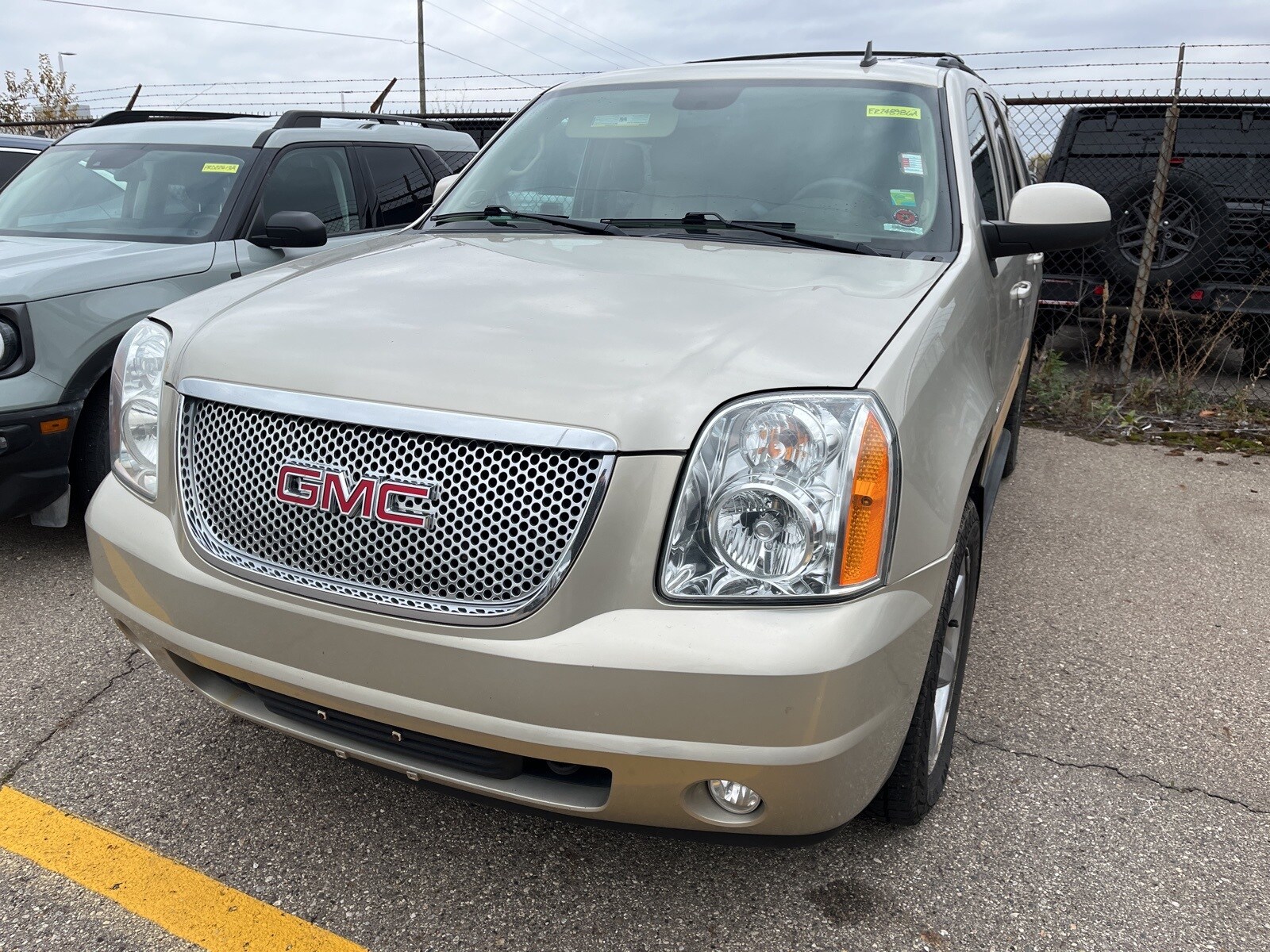 2014 Gmc Yukon SLT photo 3