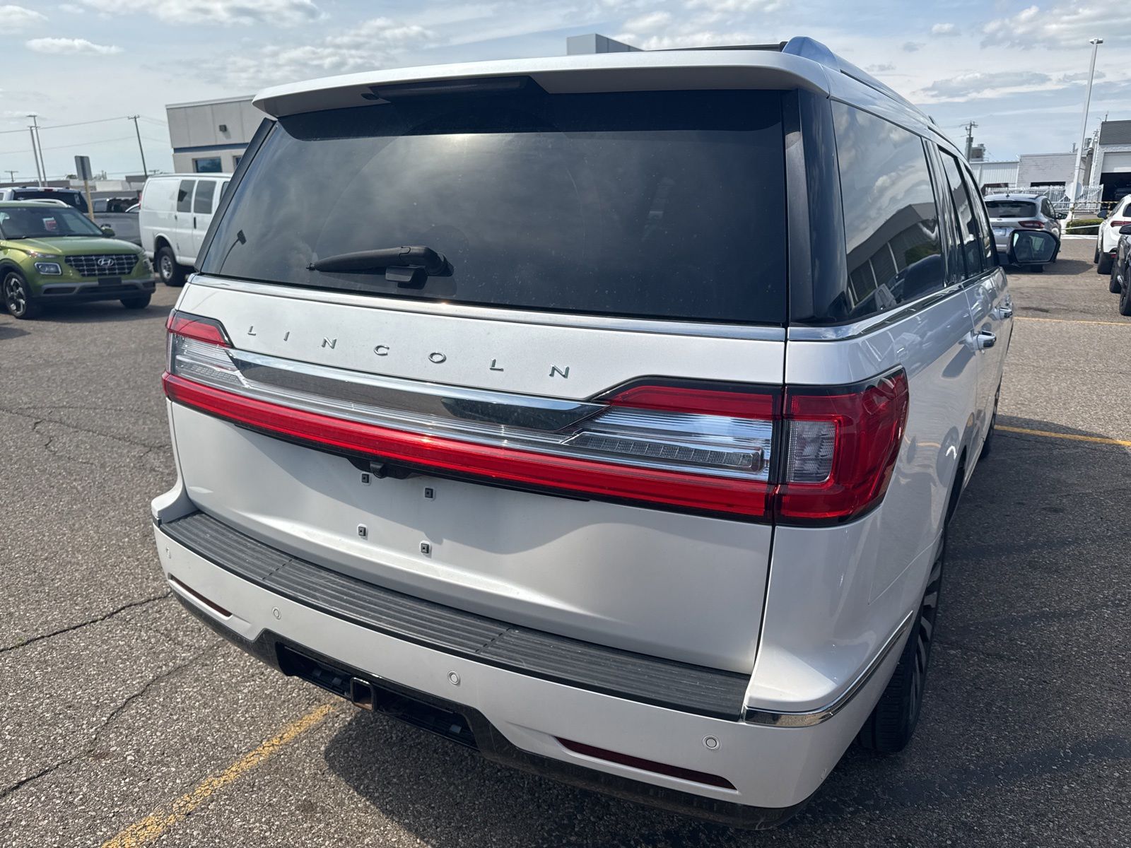 Thumbnail: 2019 Lincoln Navigator L - 13