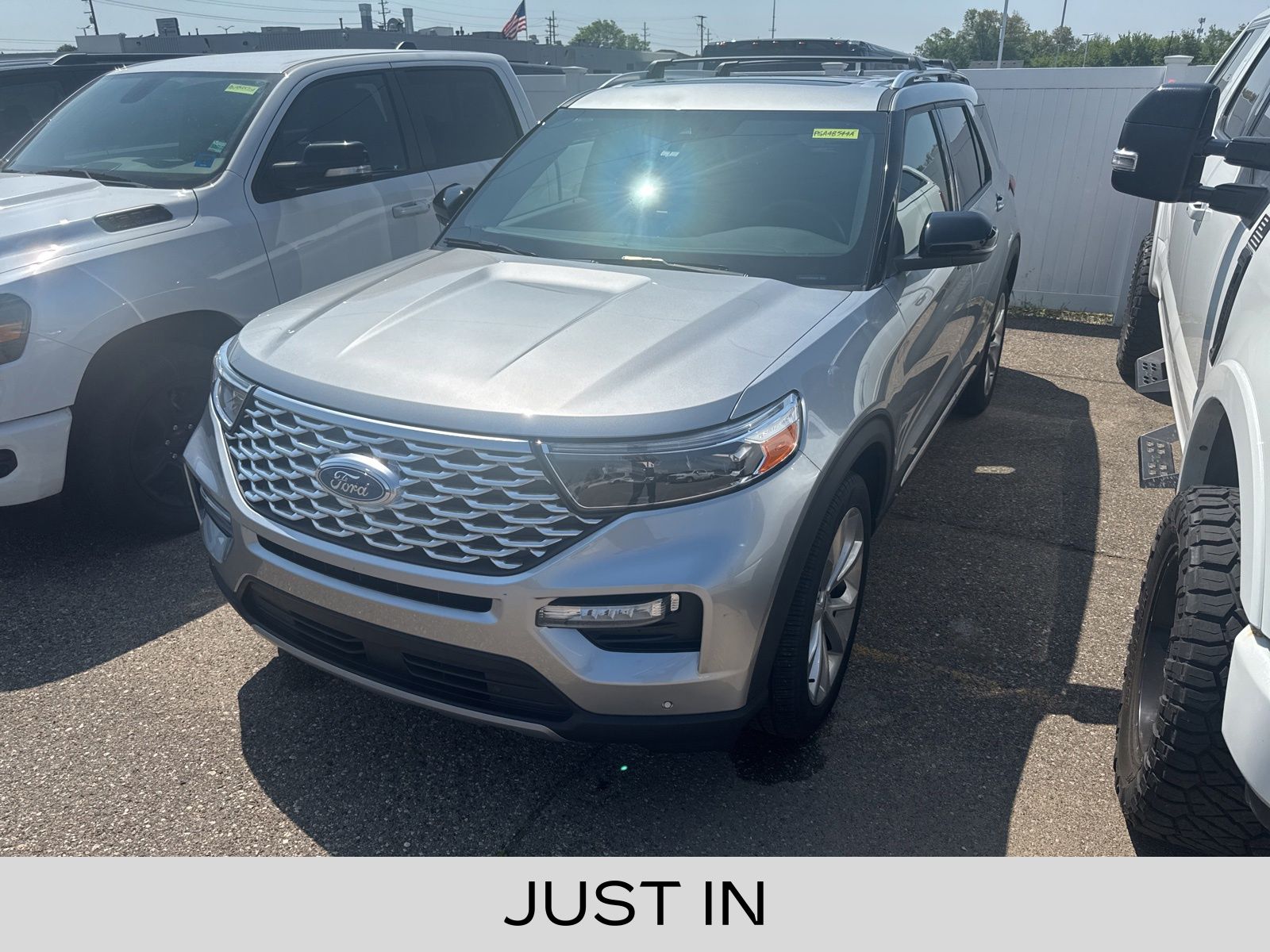 2023 Ford Explorer Platinum 4WD's photo