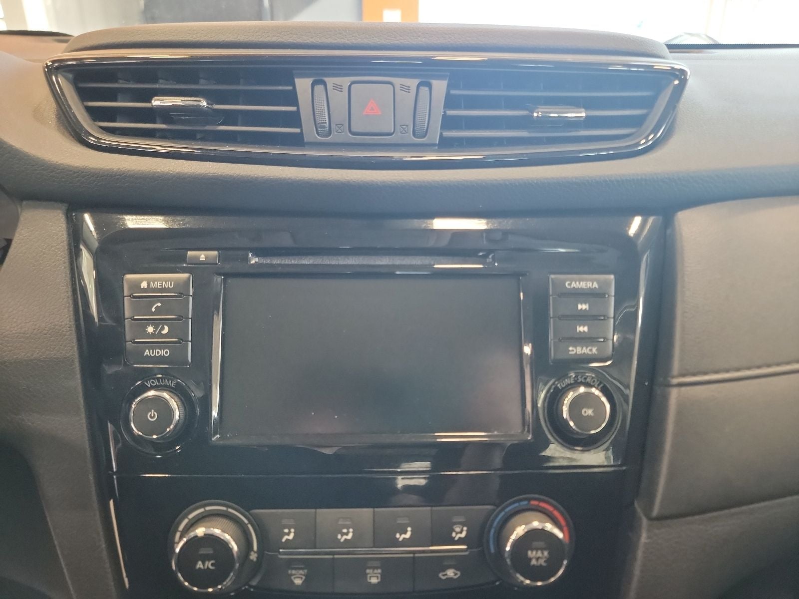 Thumbnail: 2019 Nissan Rogue - 24