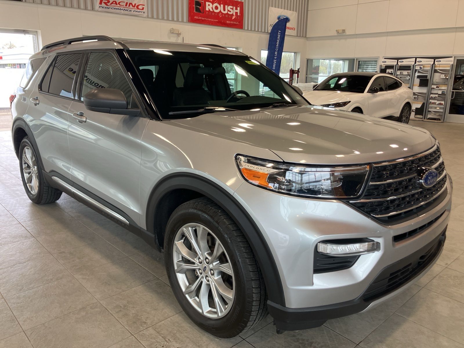 Thumbnail: 2020 Ford Explorer - 3