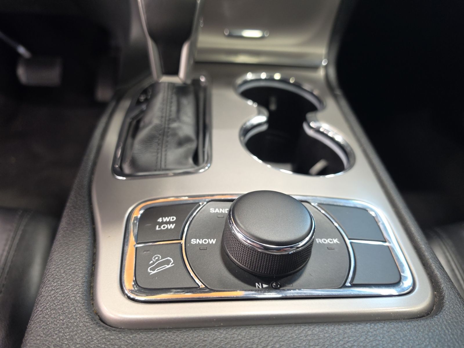 Thumbnail: 2021 Jeep Grand Cherokee - 21