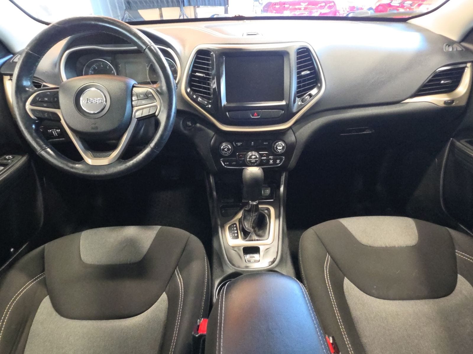 Thumbnail: 2014 Jeep Cherokee - 25