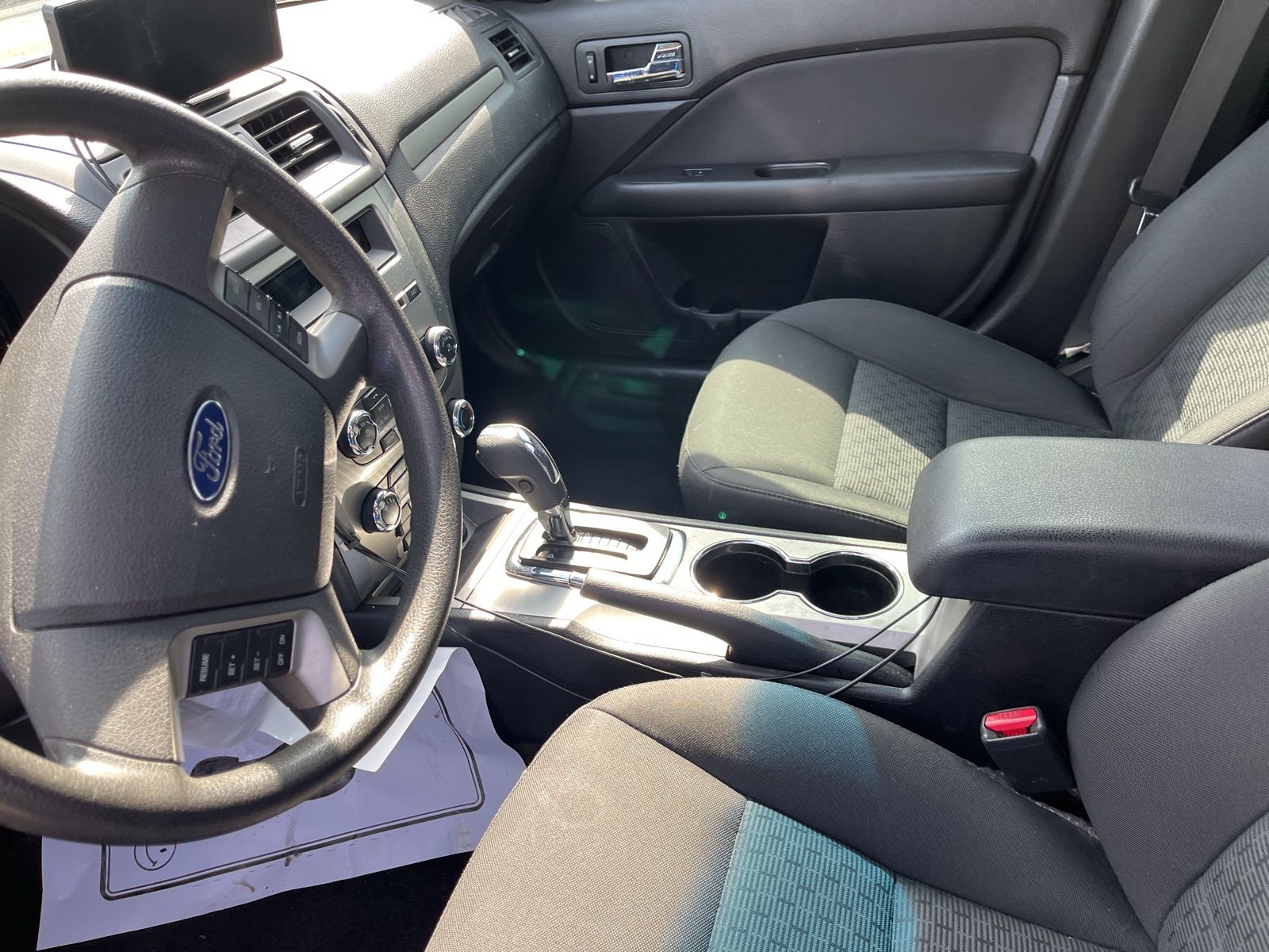 Thumbnail: 2010 Ford Fusion - 25
