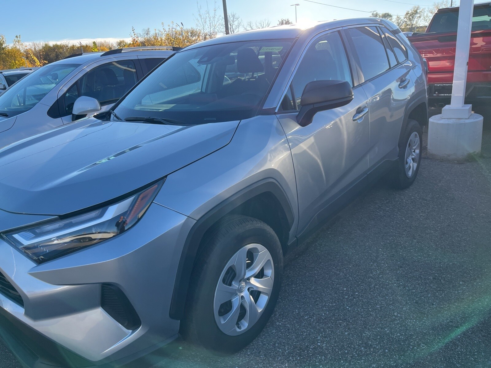 2024 Toyota RAV4 LE photo 4