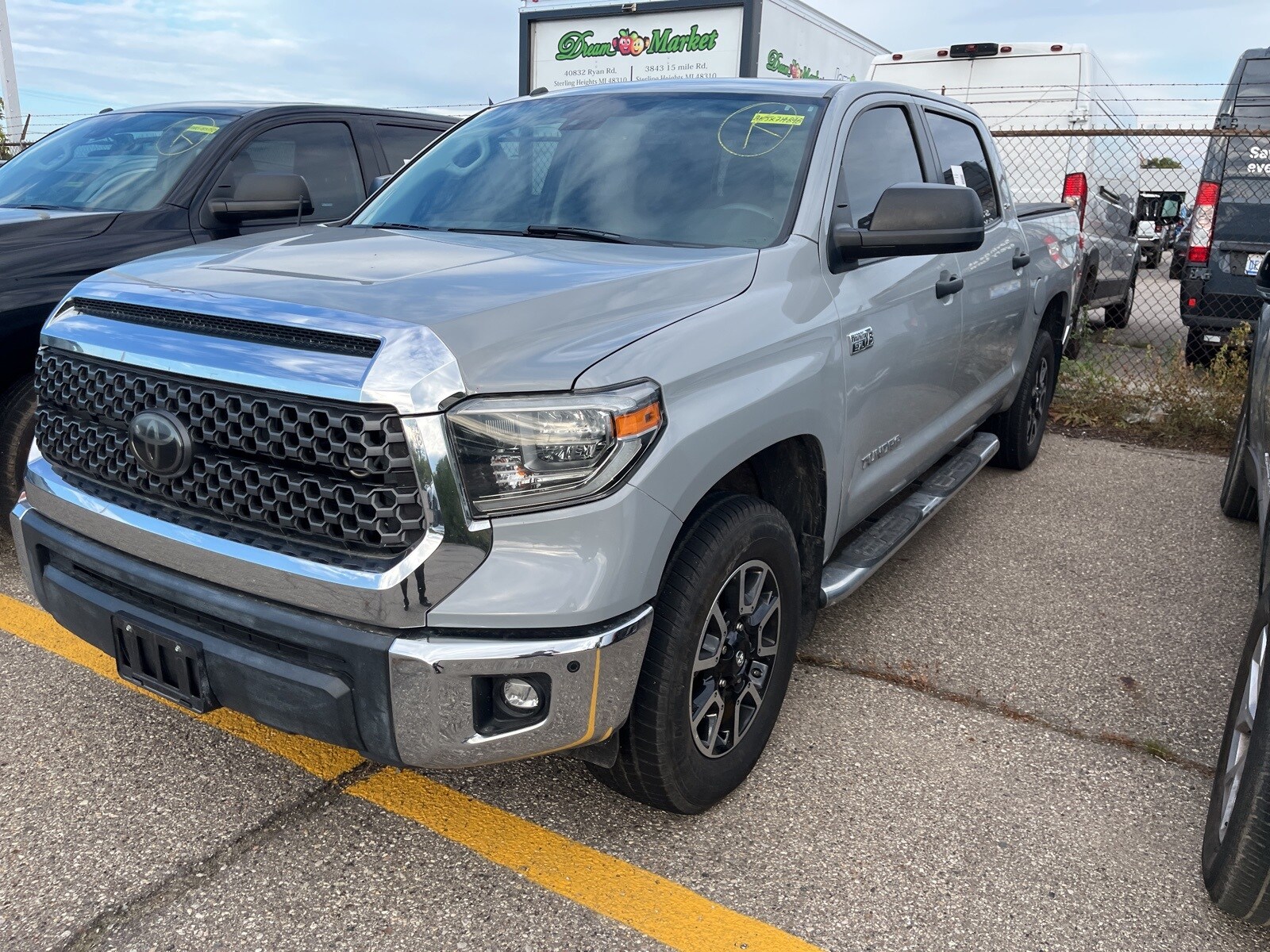 2018 Toyota Tundra SR5 photo 2