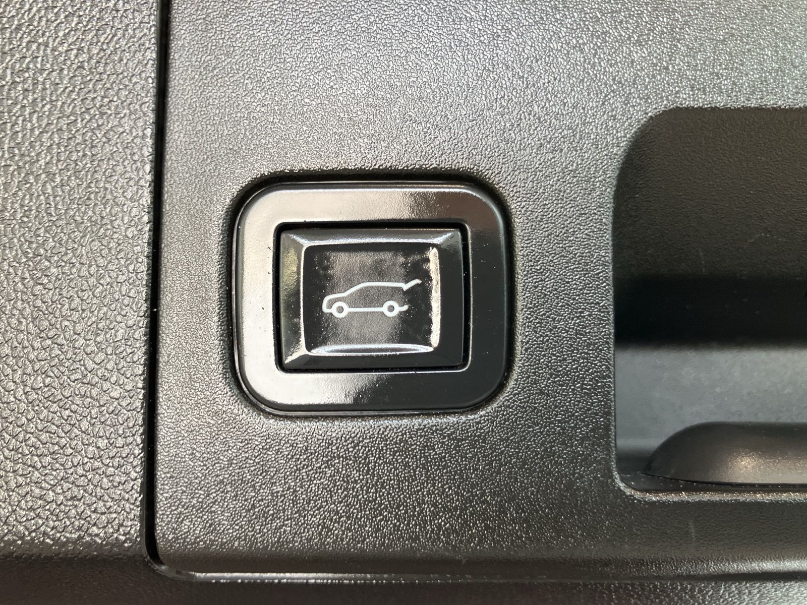 Thumbnail: 2019 Cadillac XT4 - 29
